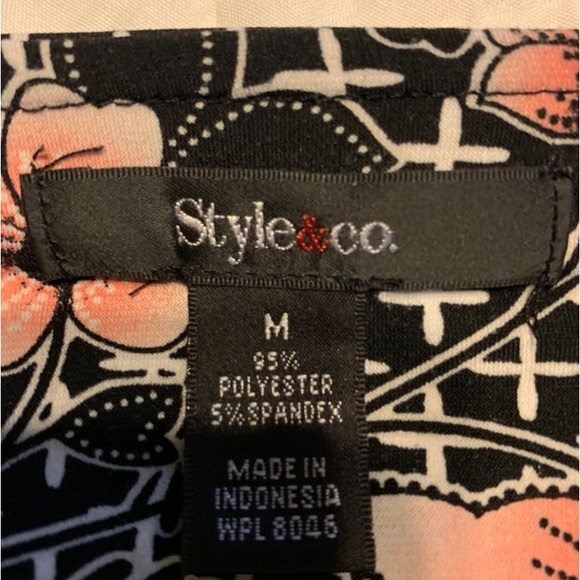 Printed Top. Style & Co. Beautiful Size MEDIUM - Picture 3 of 3